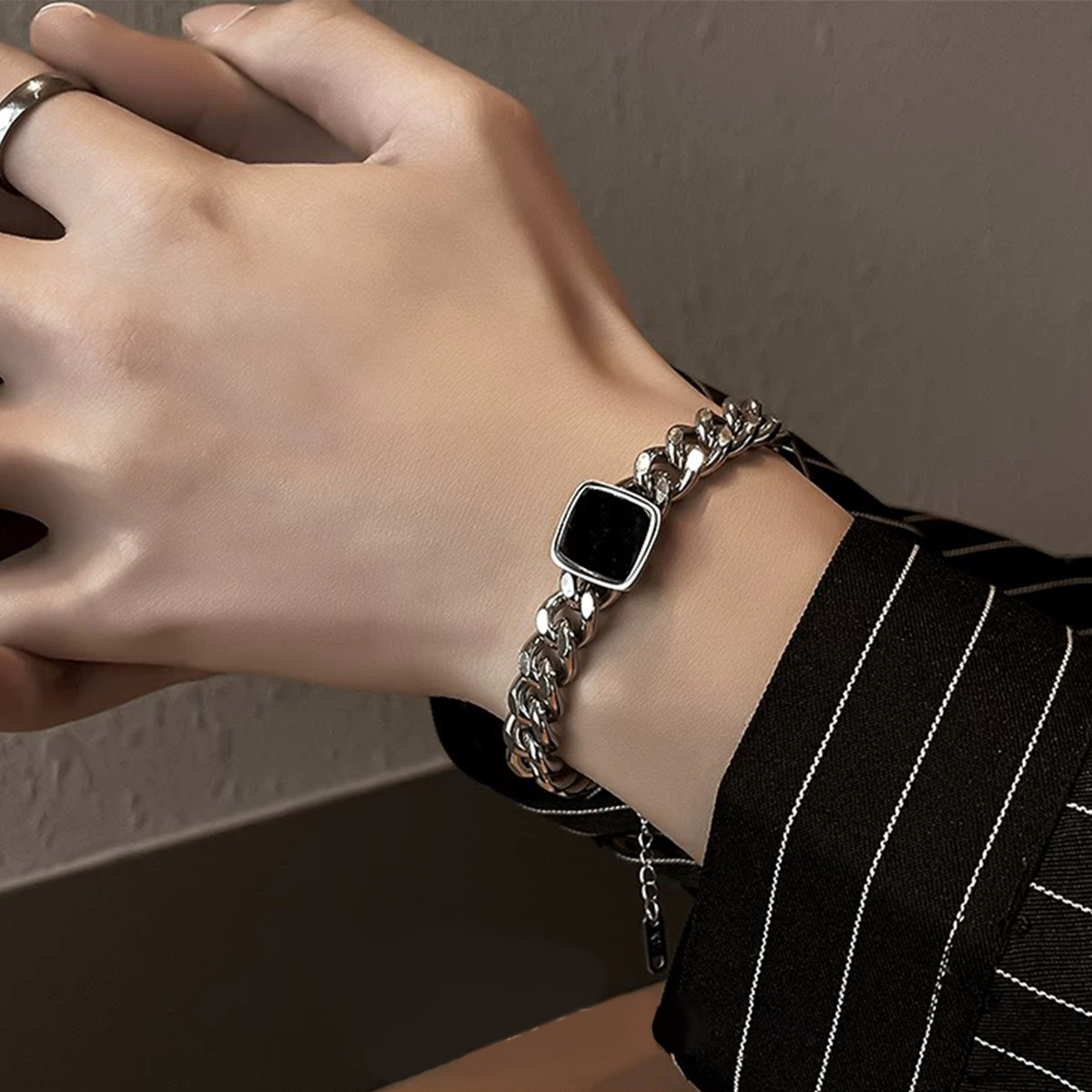 Trendy High-End Cuban Hand-Feel Light Luxury Business Black Square Rock Sugar Block Titanium Steel Non-Fading Waterproof Bracelet
