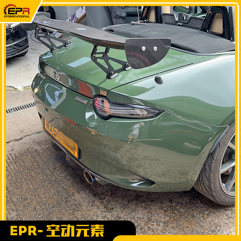 通用GT大尾翼碳纤轻量汽车包围