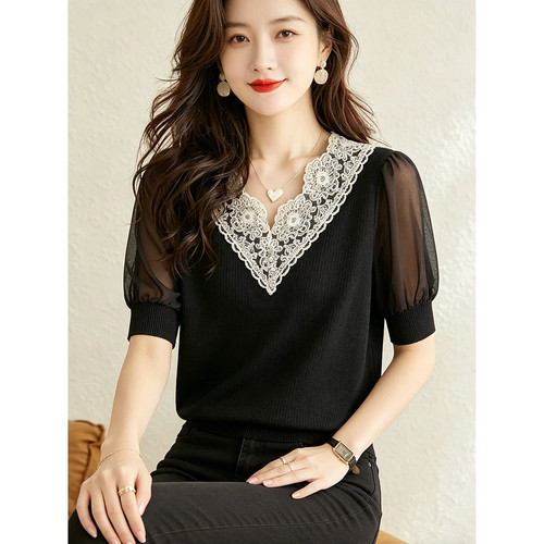 法式温柔风蕾丝拼接V领针织衫女2026年夏季新款短袖显瘦薄款上衣