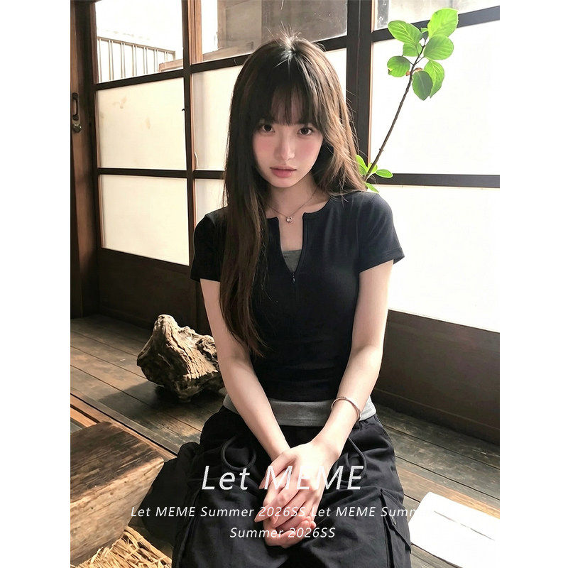黑色假两件v领正肩短袖t恤女夏季2026新款设计感修身紧身短款上衣