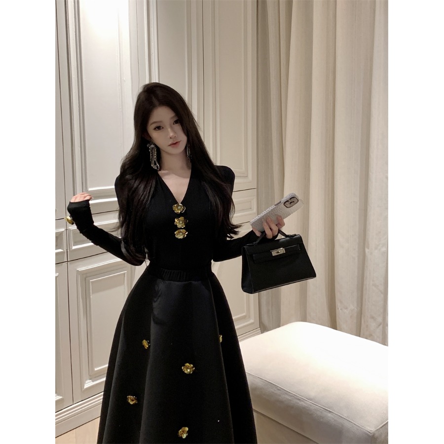 富家千金花朵V领上衣女秋冬法式A字半身裙套装