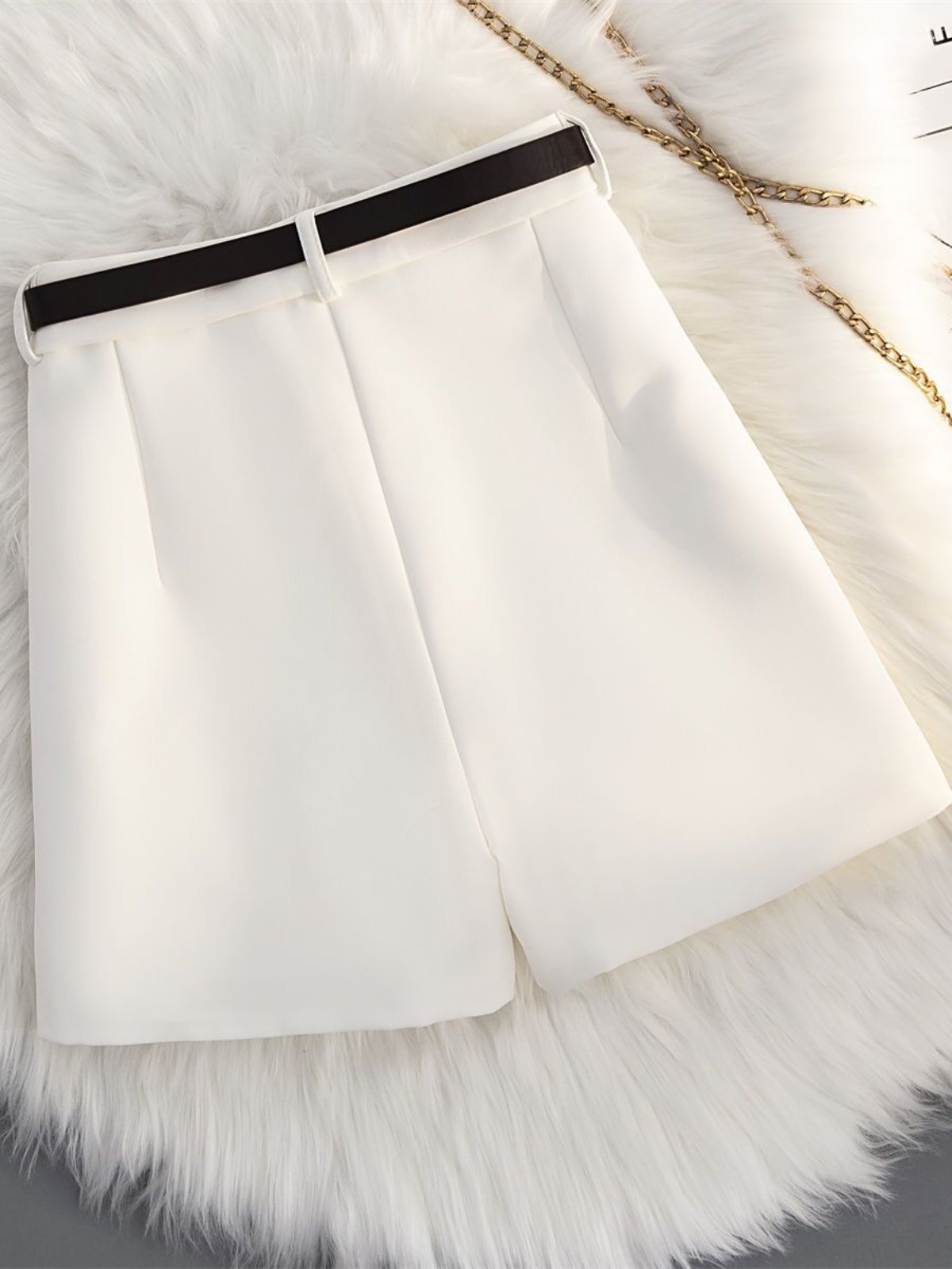 Anti-wrinkle drape white suit shorts women's summer 2023 new high-waisted thin wide-legged black A-line wear thin outside