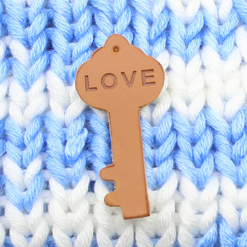 围巾帽子装饰品手工diy编织毛线礼物私人定制logo皮革标签小熊贴