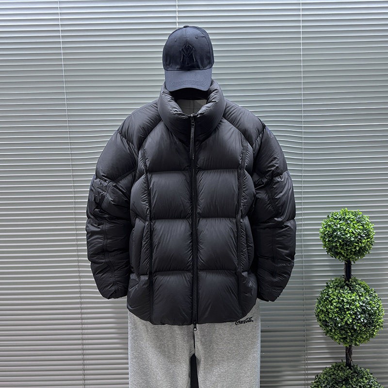 轻奢极简白鸭绒羽绒服男款爆款2025新款立领短款云朵泡芙保暖外套