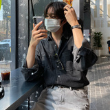 黑色