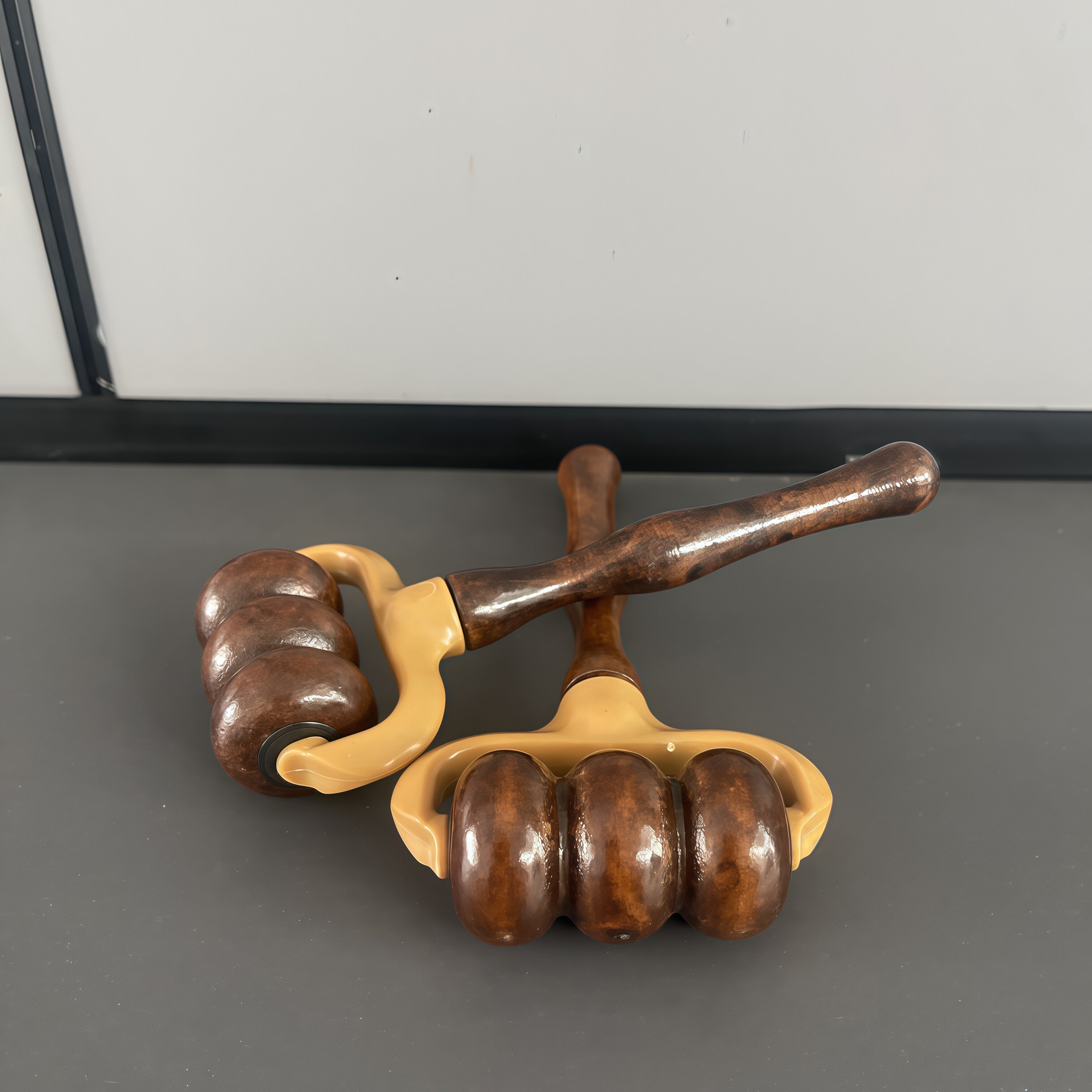 木质滚轮按摩器手动按摩腿手臂背部身体经络按摩手持式滚轮按摩棒
