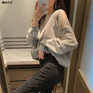 无帽露肩春秋拉链性感卫衣小心机新款韩版女长袖宽松显瘦上衣学生