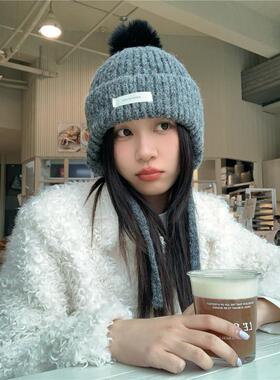 简约韩系灰色ins护耳毛球包头帽女冬季保暖显脸小系带针织雷锋帽