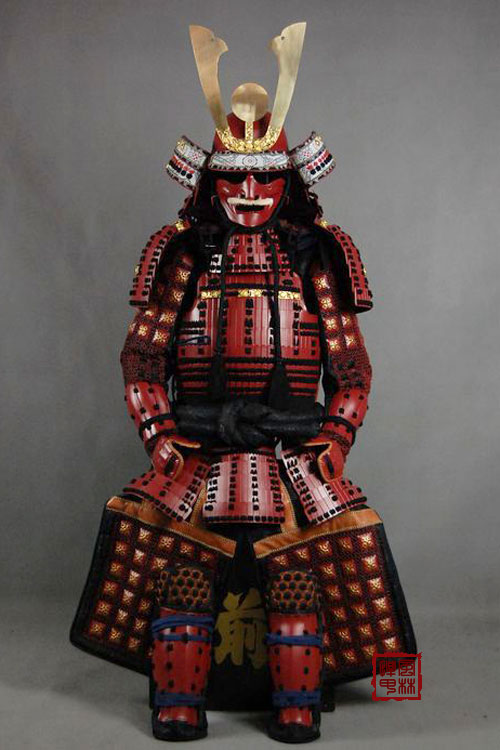日本盔甲 等身甲 后的武士 赤漆涂黑糸威腹取伊予扎具足 kj-d44