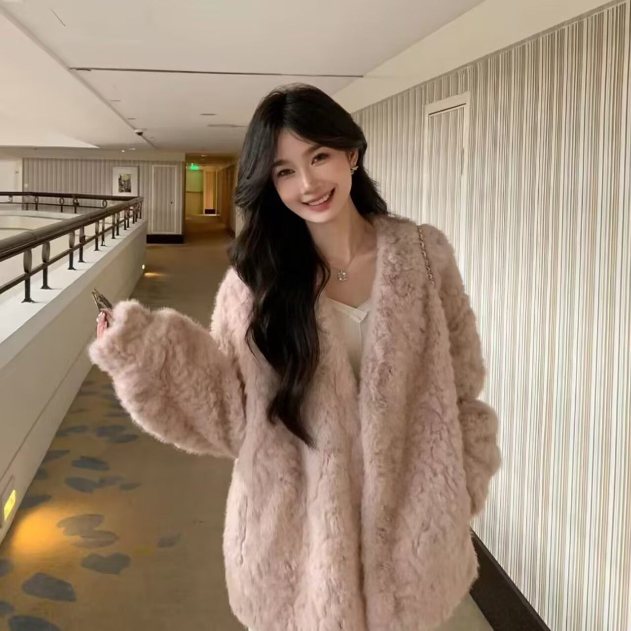 韩式皮毛一体中长款保暖皮草外套