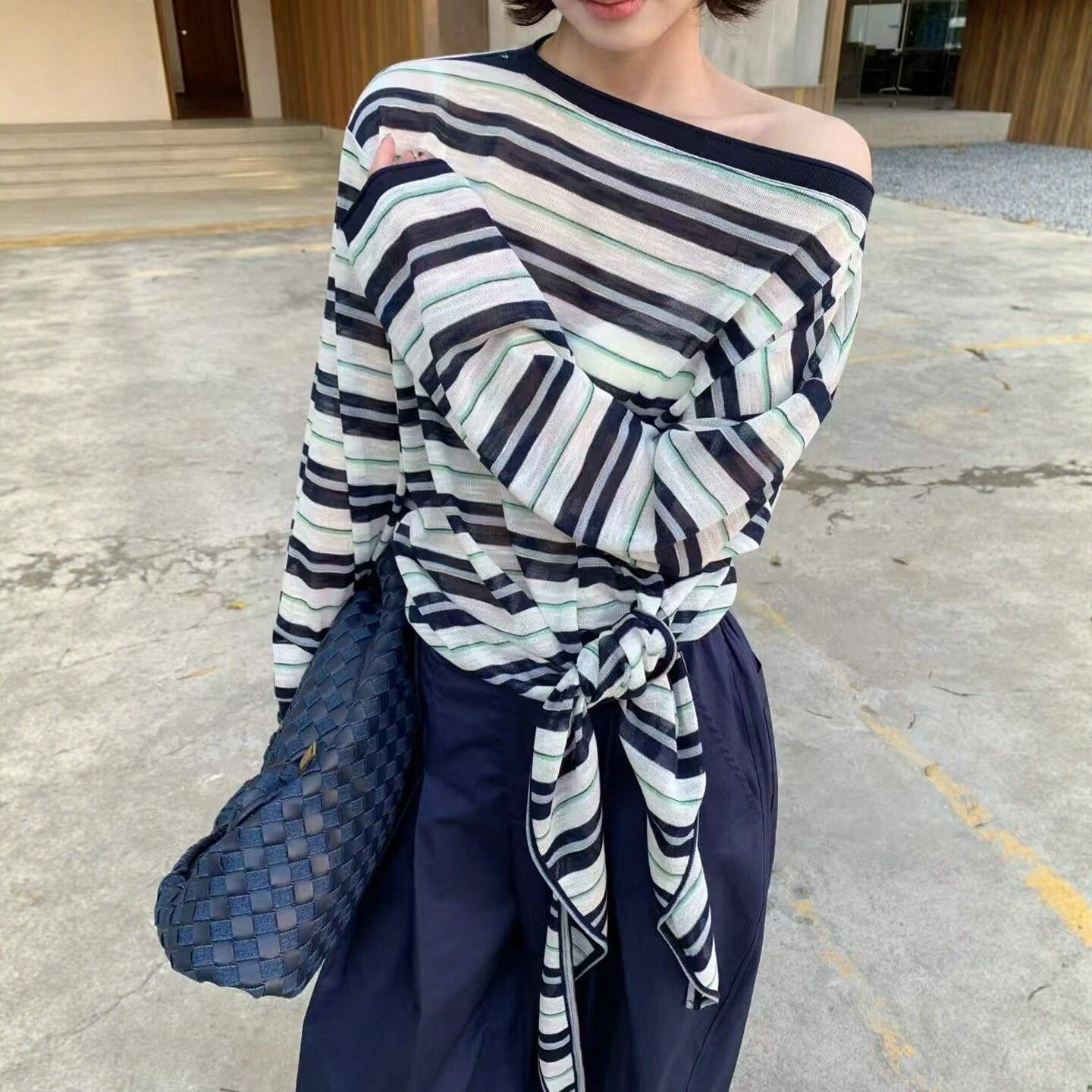 2026春夏新款韩版小众设计性感露肩不规则系带显瘦百搭条纹T恤女