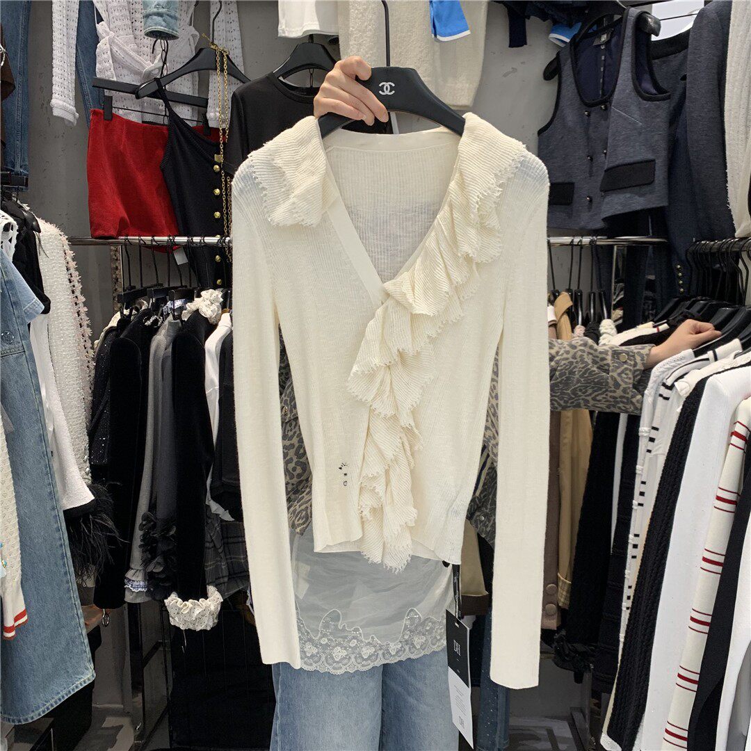 2026春季新款韩版设计感小蜜蜂字母刺绣百搭甜美荷叶边针织衫上衣