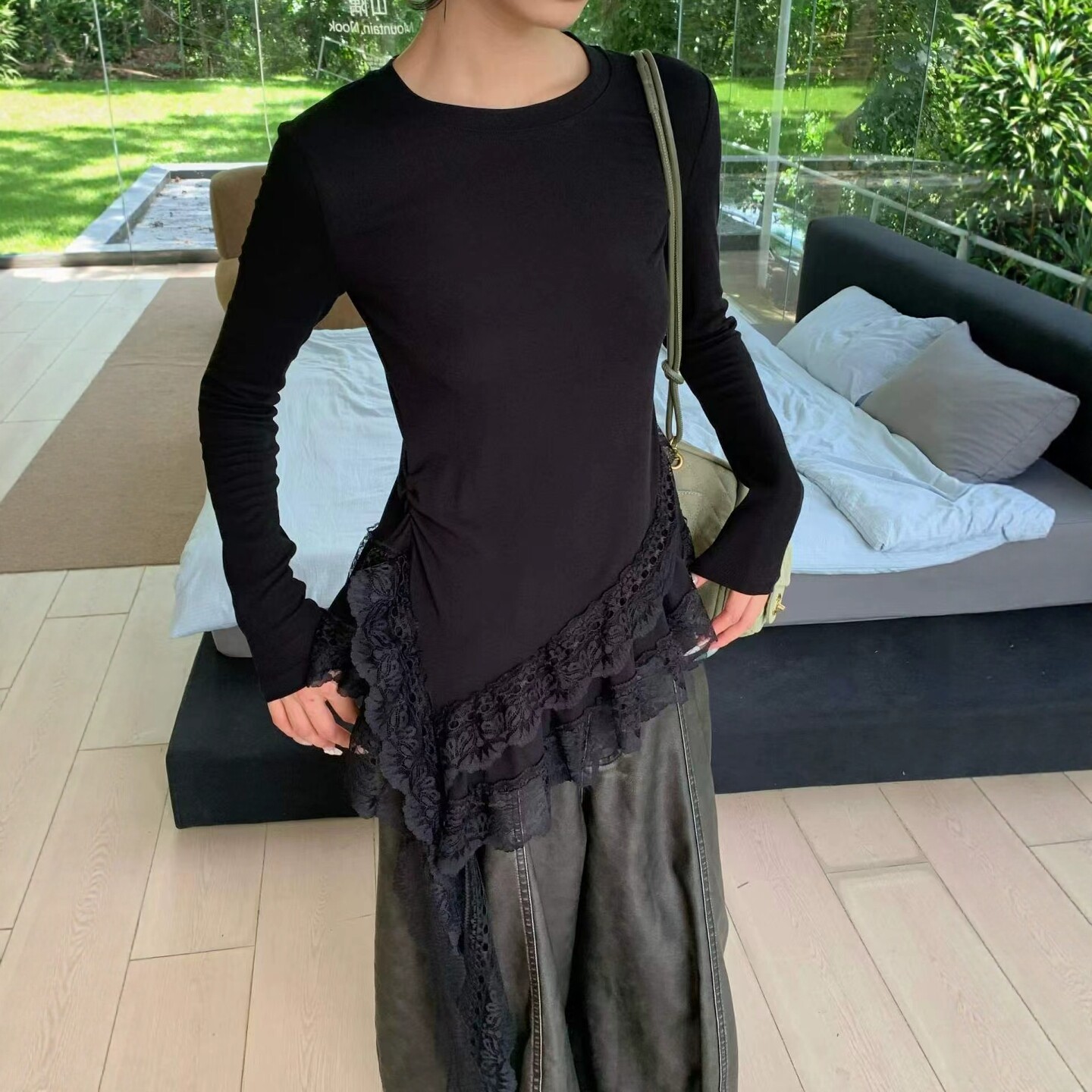 蕾丝拼接不规则飘带T恤女
