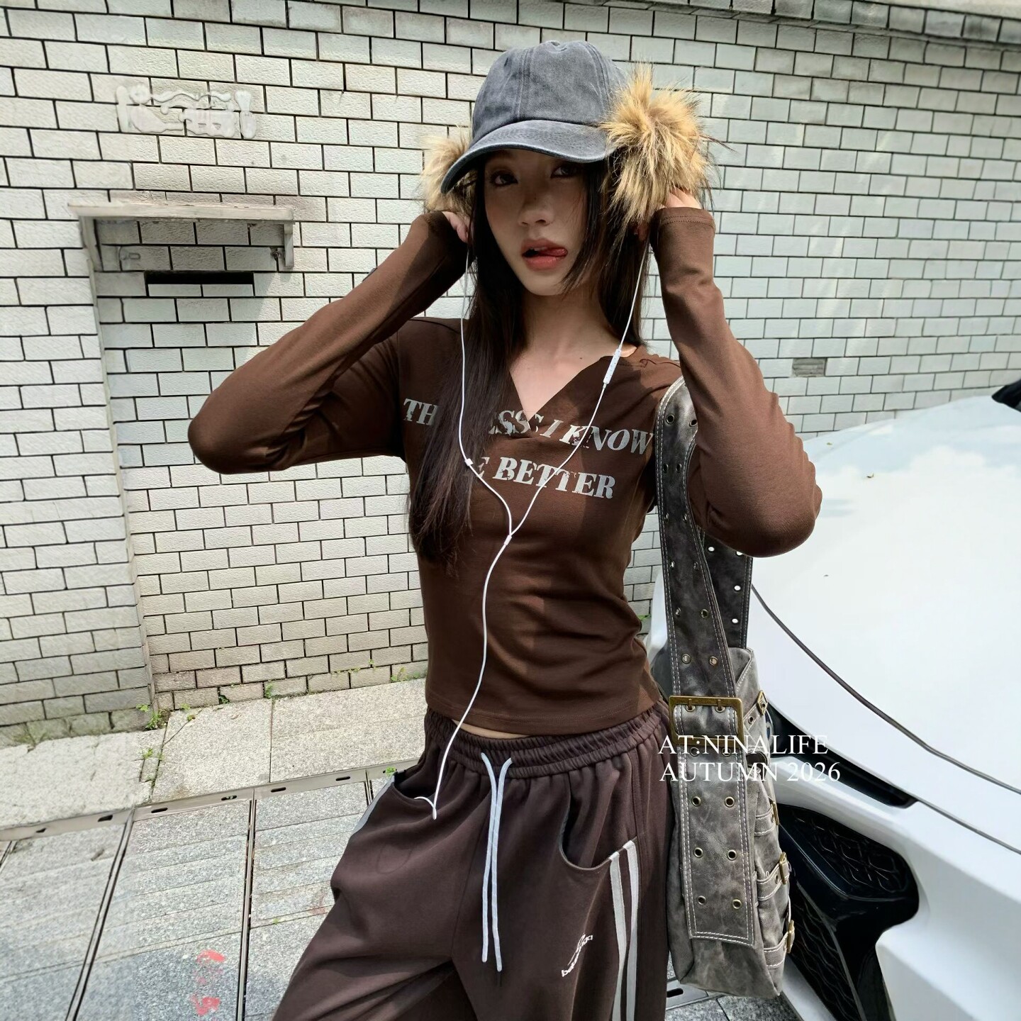 字母印花修身显瘦百搭长袖T恤女