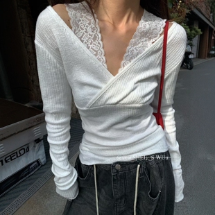 2026春季新款小众设计V领蕾丝拼接针织衫女长袖修身假两件上衣