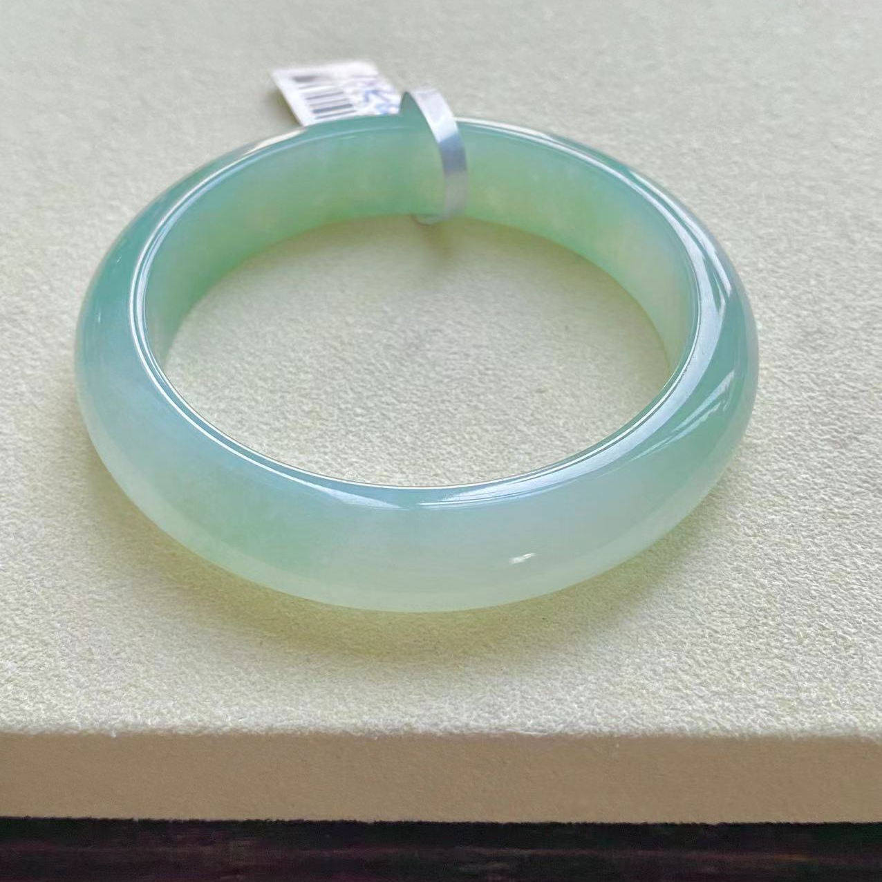 56圈口天然缅甸翡翠A货手镯