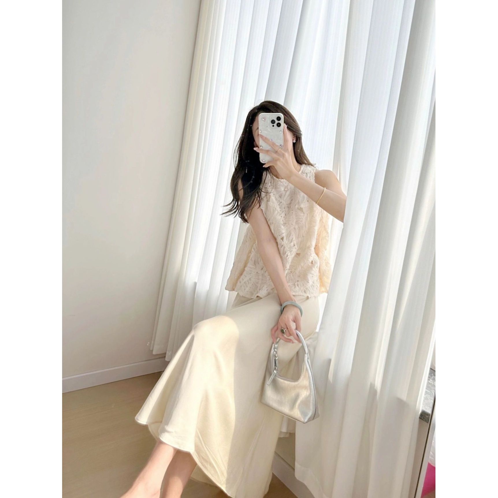 杏色重工拼接背心无袖宽松A字衬衫上衣+长款缎面抽绳半身裙套装