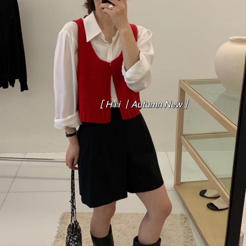 U领子叠穿百搭纯色短款背心