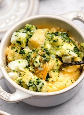 法国Staub珐琅陶瓷10cm圆形迷你儿童炖盅心形小碗烘焙搁勺储物罐