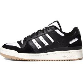 adidas originals FORUM Low  低帮 板鞋 男女同款 黑白
