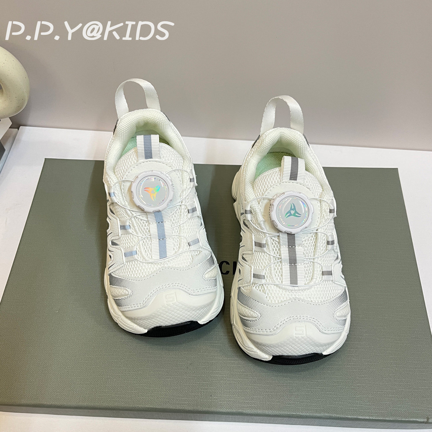 韩版宽头春款夏儿童小白鞋2026新款女童运动鞋网面透气男童跑步鞋