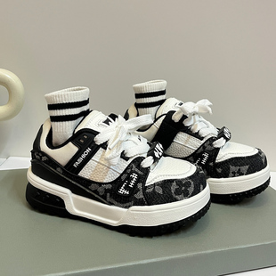 真皮儿童小胖丁运动鞋2025秋季新款女童板鞋中大童休闲鞋男童潮牌