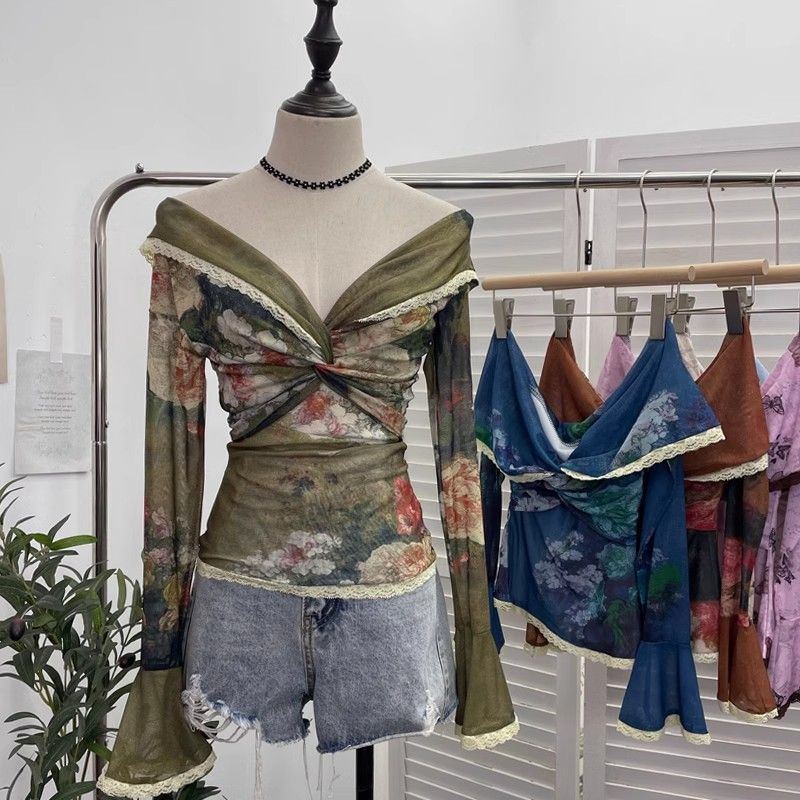 春夏新款小众设计感油画风大翻领一字肩扭结长袖修身显瘦网纱上衣