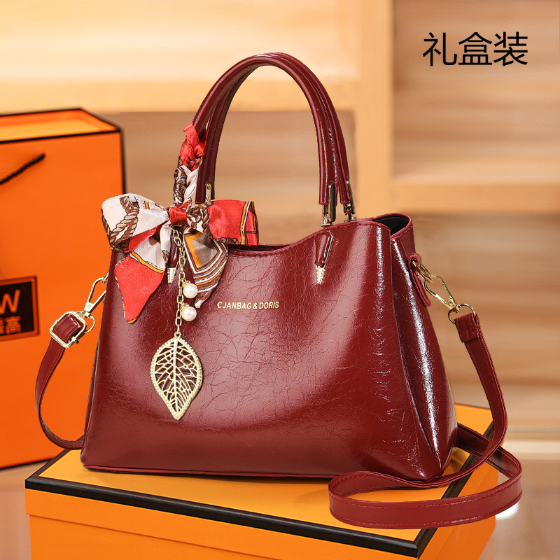 礼盒装送母亲节礼物中年女士包包女新款红色结婚包婆婆婚宴手提包