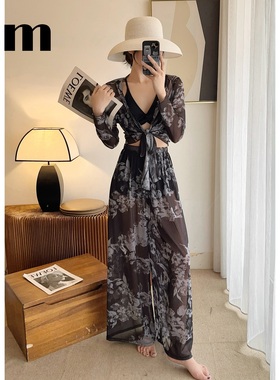 海岛度假风2025新款泳衣女防晒长袖长裤遮肚显瘦温泉度假四件套夏