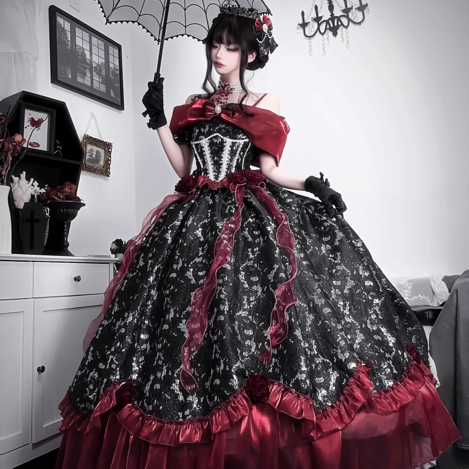 出租洛丽塔礼服黑红色红皇后cos