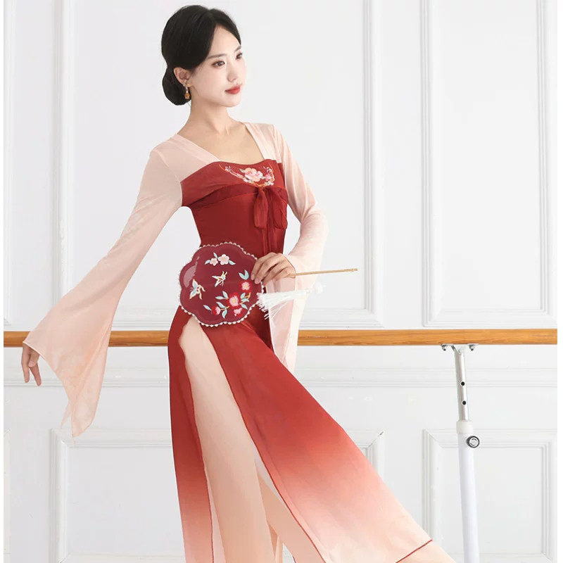 酒红飘逸汉唐女舞蹈服练功演出
