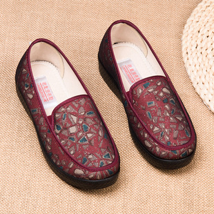 老北京布鞋女新款2026年防滑妈妈鞋软底一脚蹬奶奶鞋宽松老太太鞋