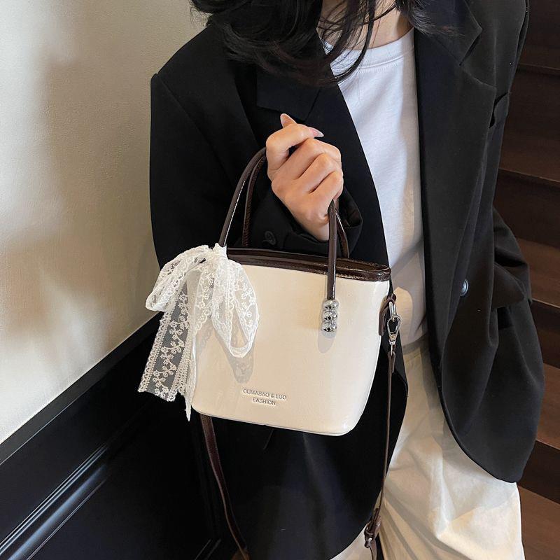 夏季爆款包包女2025新款高级感百搭斜挎包时尚手提水桶包