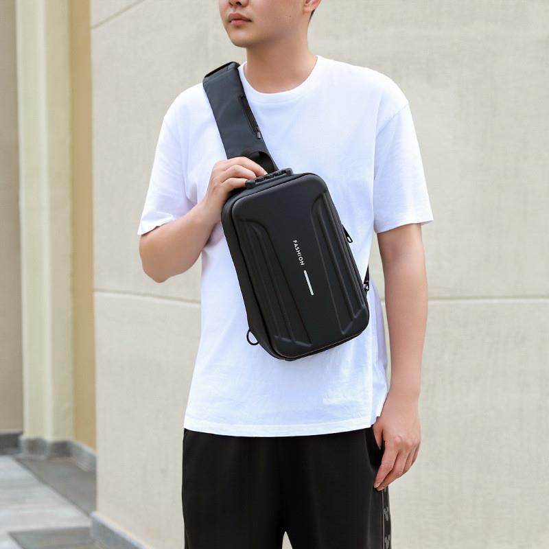 新款大容量多功能USB可充电EVA硬壳密码锁防盗单肩斜挎运动胸包,箱包皮具/热销女包/男包,胸包,淘宝优惠券,粉丝福利购,淘宝优惠卷