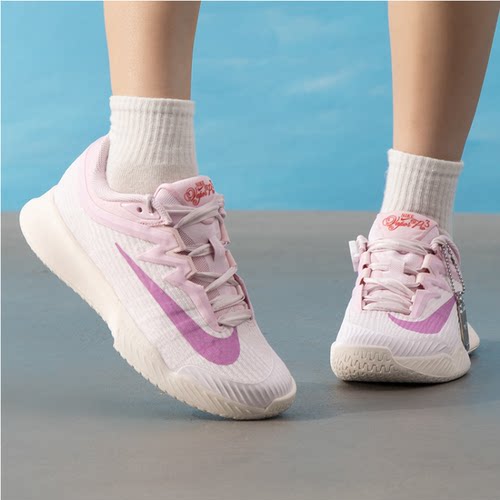 Nike耐克女鞋粉色轻便透气运动鞋