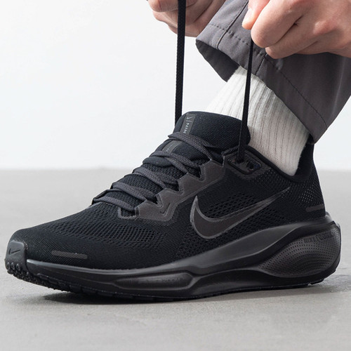 Nike男鞋网面透气运动休闲跑步鞋