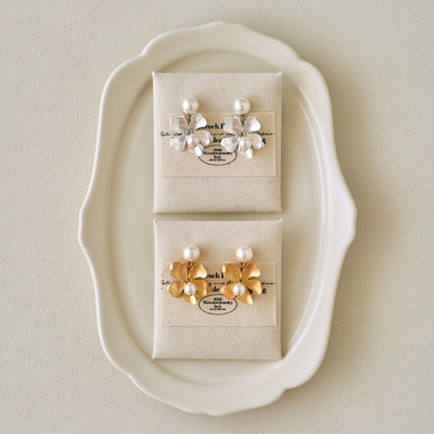 施家珍珠/哑光金属花朵耳钉ins小众设计法式气质轻奢高级感耳环女