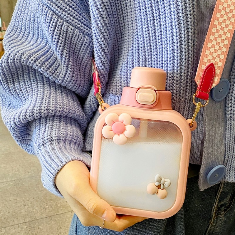 带吸管杯女生高颜值方糖水杯夏季上学专用儿童杯子女童可爱幼儿园