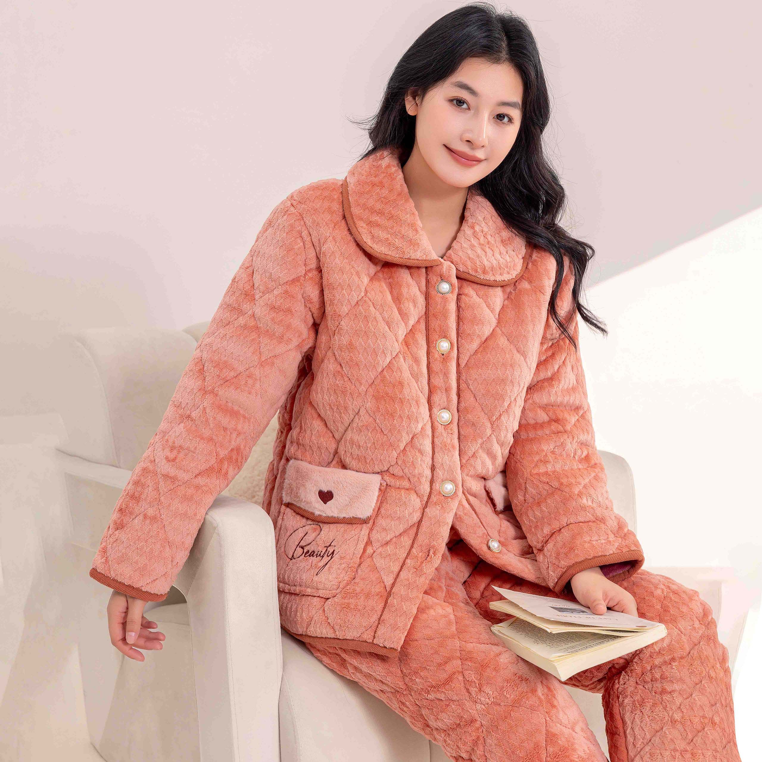 冬季三层加厚夹棉袄睡衣女加长款抗静电保暖牛奶绒家居服妈妈套装