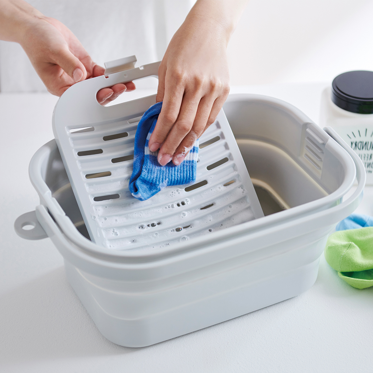 日本洗衣盆带搓衣板折叠洗衣桶