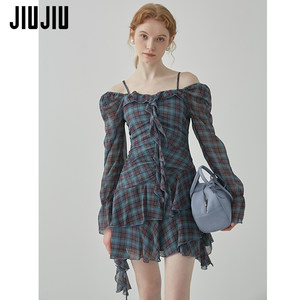 JIUJIU复古格纹露肩连衣裙夏季2024新款设计感小众不规则显瘦裙子