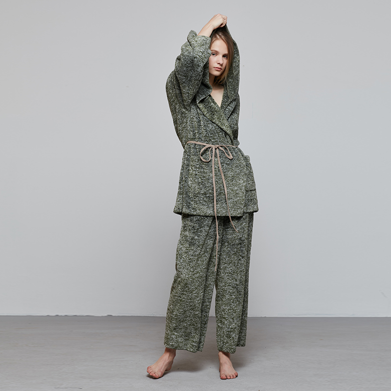 朵朵可可女款睡衣冬季珊瑚絨厚保暖套裝連帽收腰簡約家居服套裝
