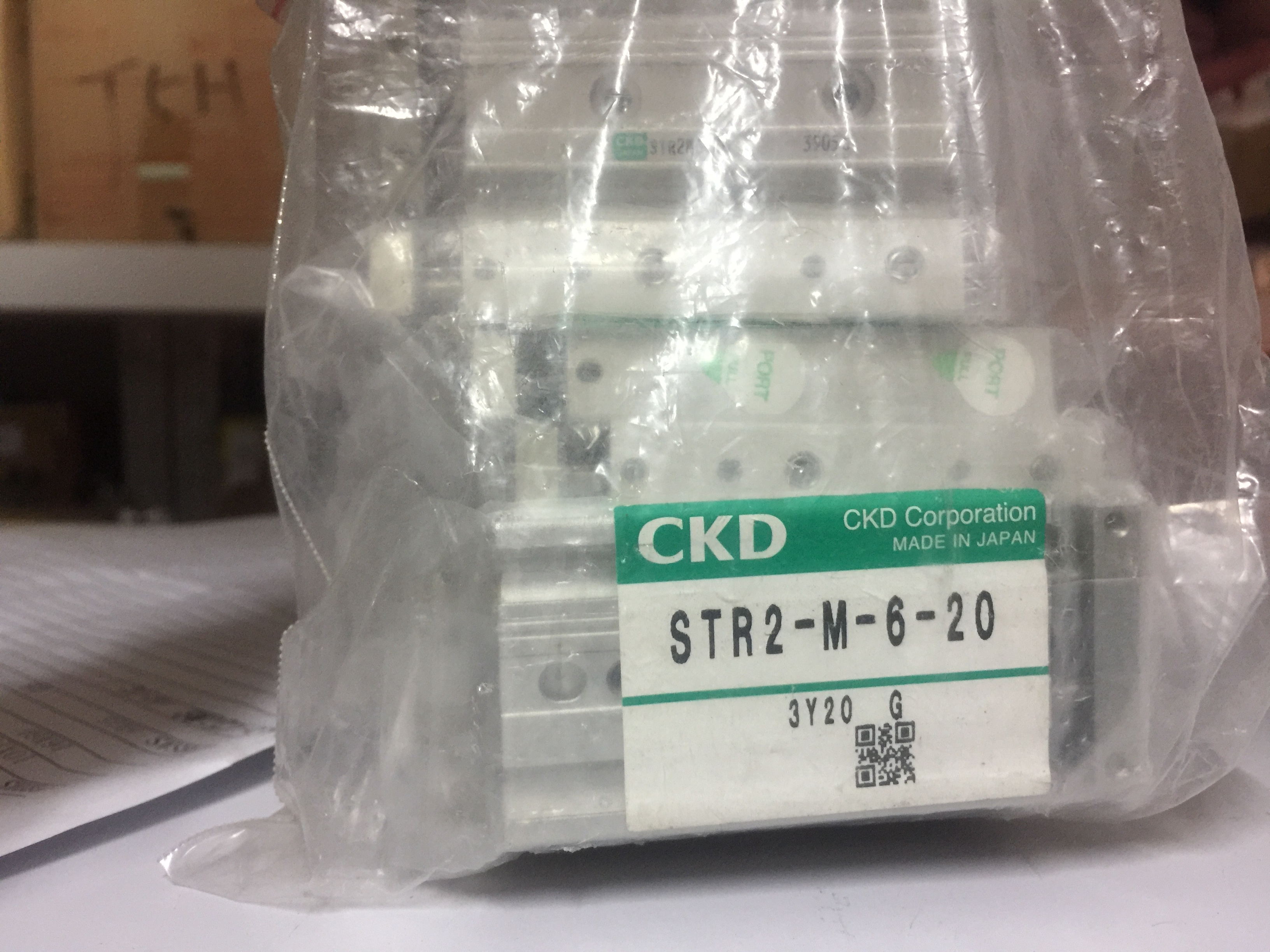 CKD喜开理双杆气缸STR2-M-6-20 STR2-M-6-20-KOH3-D STR2-M-10-50