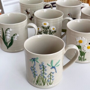 日式手绘浮雕釉下彩陶瓷清新小花马克杯高颜值创意动物大容量水杯