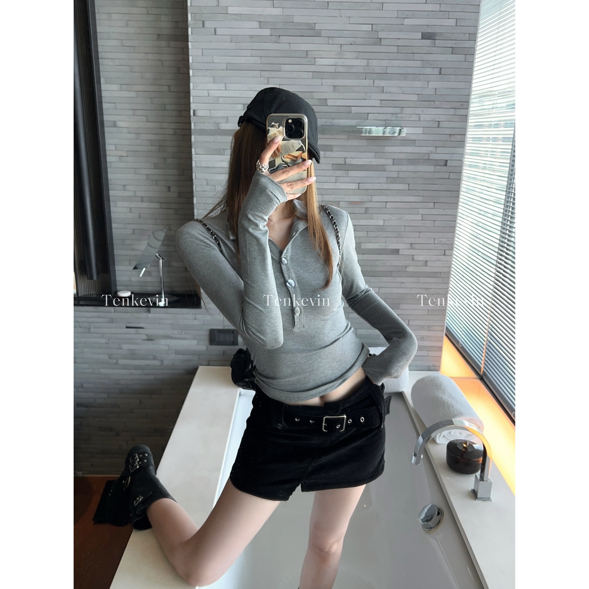 百搭“亨利”纽扣修身长袖tee