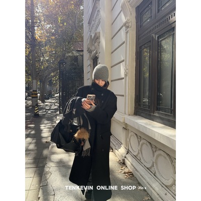 高级感70羊毛双排扣翻领黑色大衣