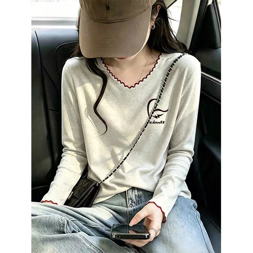 撞色拼接V领长袖t恤女秋季新款洋气休闲修身显瘦木耳边打底衫上衣
