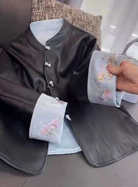 2026春季女装大码妈妈显瘦立领盘扣刺绣皮衣外套宽松休闲百搭上衣