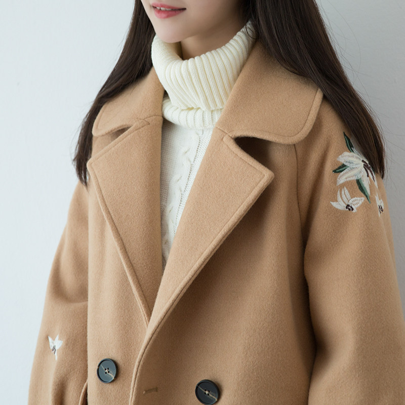 SUIN文艺甜美气质绣花毛呢大衣