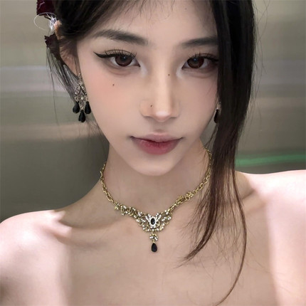 复古vintage宫廷风黑色水晶流苏项链女2025爆款做旧锁骨链choker